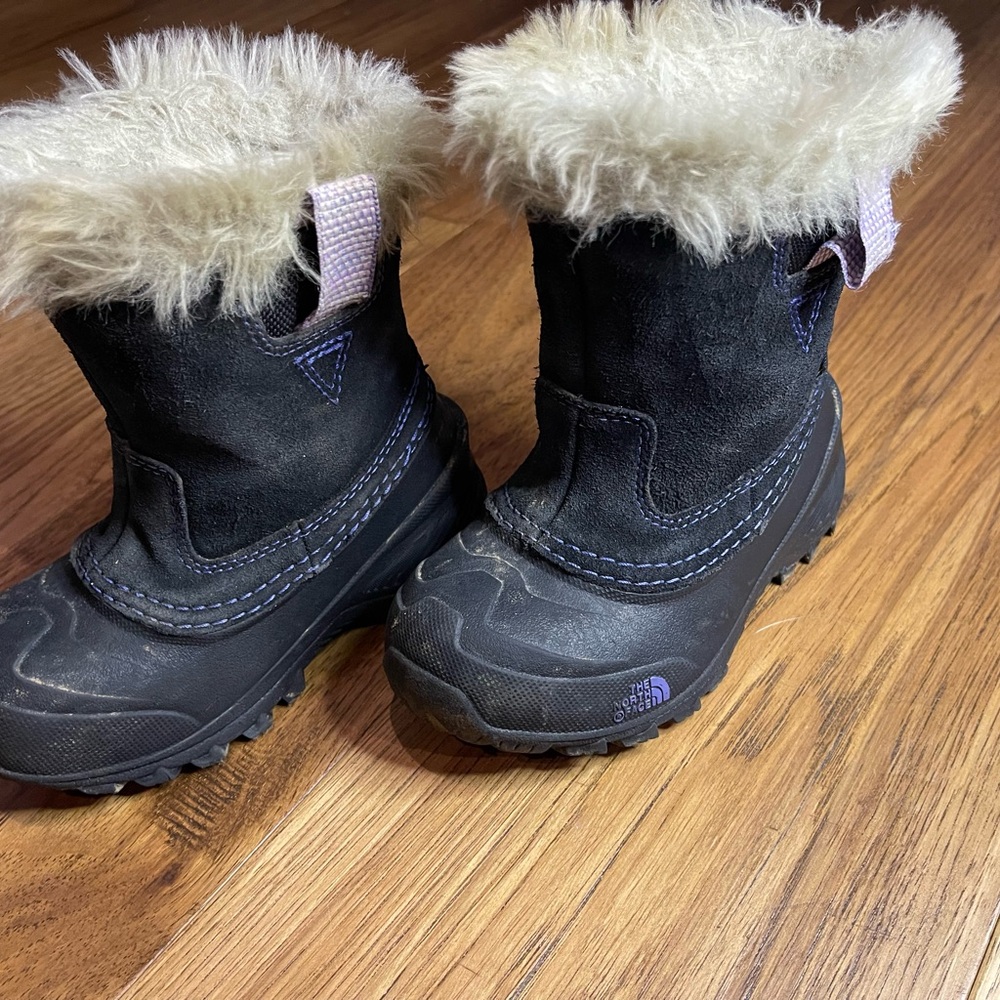 The North Face Kids Black Snow boots